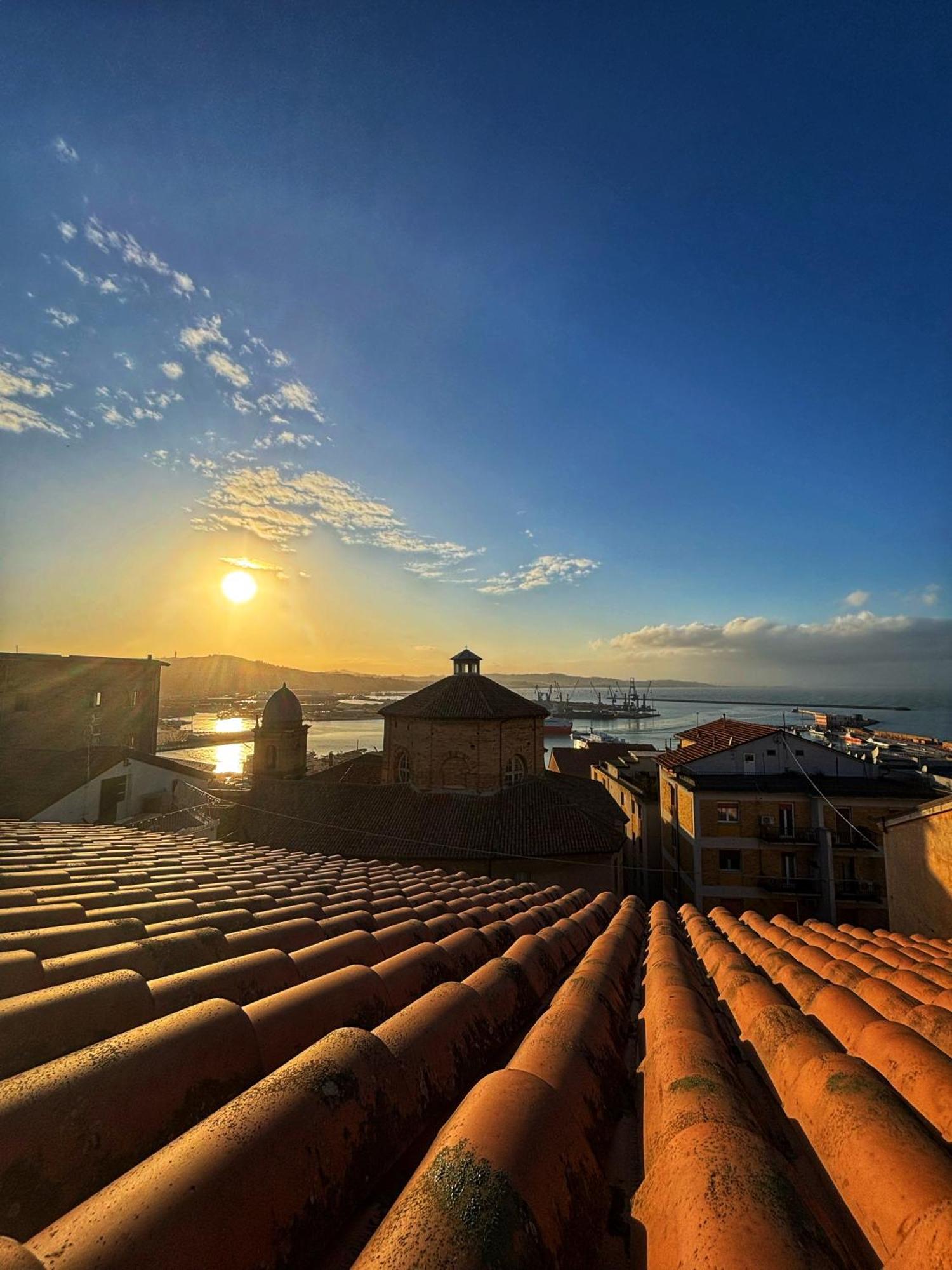 Domus Mirabilis Homestay Ανκόνα Εξωτερικό φωτογραφία
